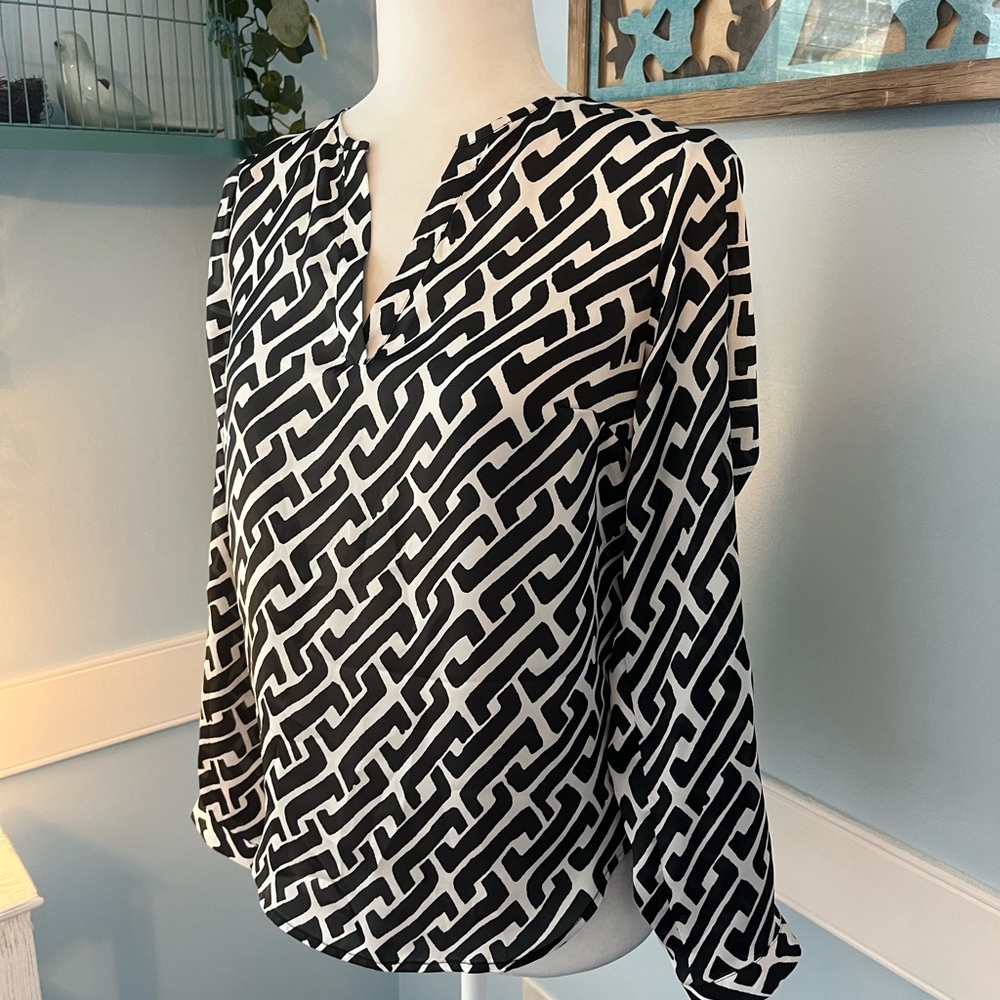 INC International Concepts Black and White Patterned Blouse - Picture 3 of 6